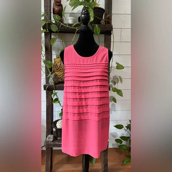 Ya Los Angeles: Silk Ruffled Tier Sleeveless Blouse - Picture 11 of 17